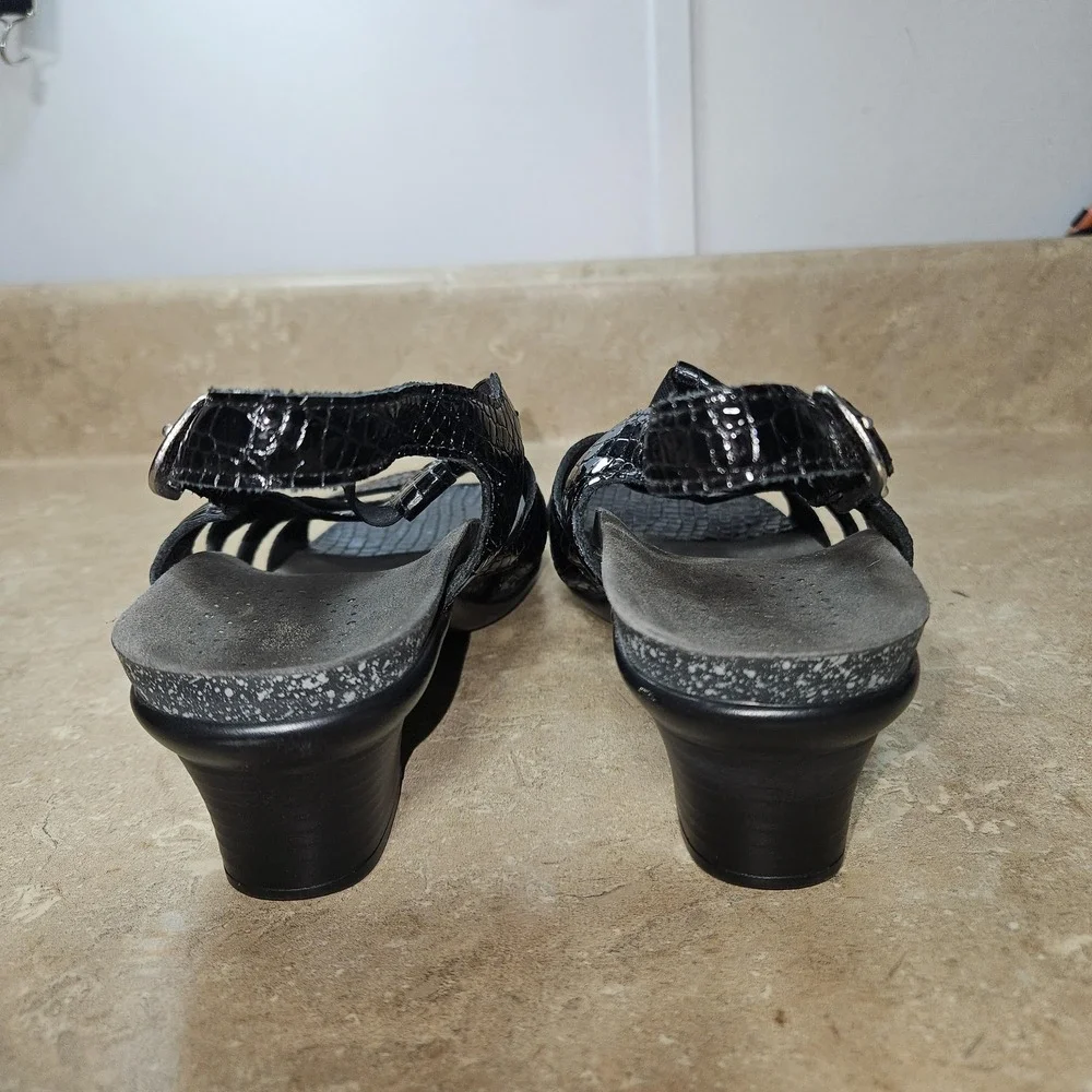 SAS Tripad Comfort Sandals Women SZ 7.5 N Black Croc Patent Slingback USA Classy